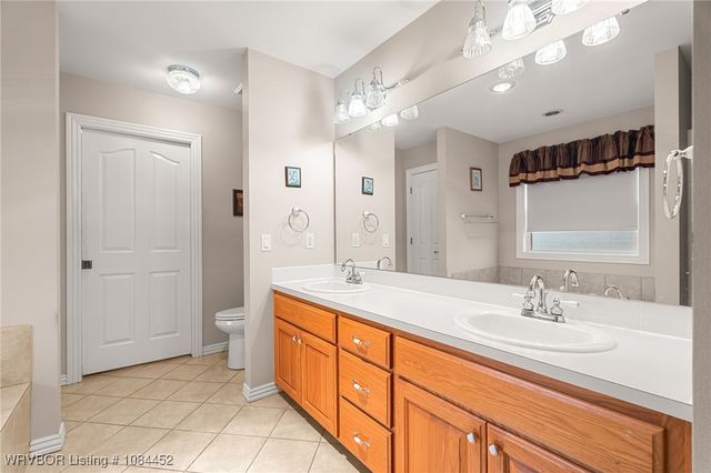 1704 Broaddrick Lane, Van Buren, AR 72956