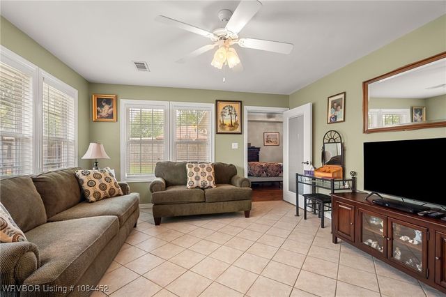 1704 Broaddrick Lane, Van Buren, AR 72956