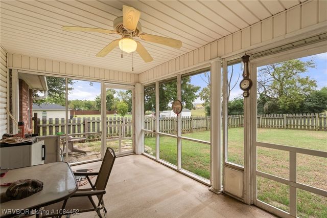 1704 Broaddrick Lane, Van Buren, AR 72956