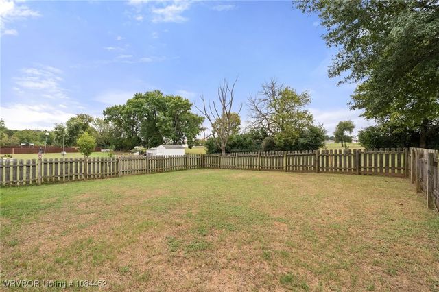 1704 Broaddrick Lane, Van Buren, AR 72956