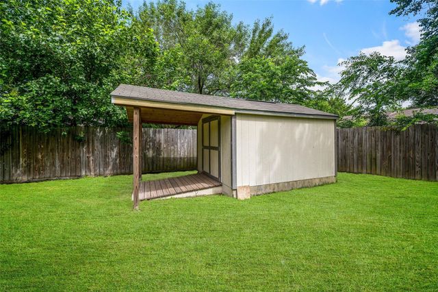10122 Green Valley Lane, Houston, TX 77064