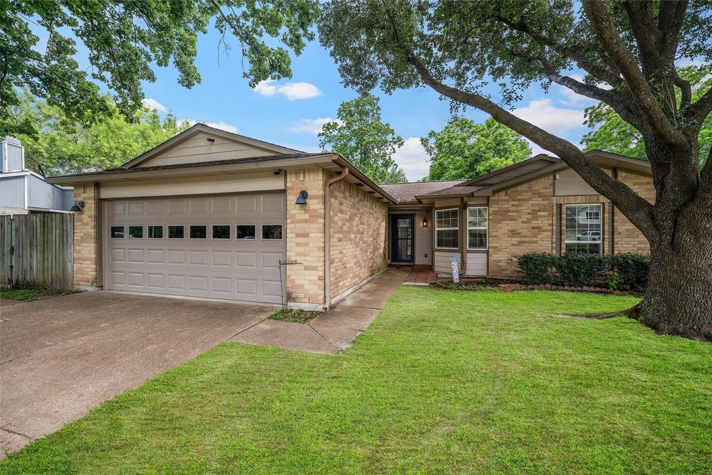10122 Green Valley Lane, Houston, TX 77064