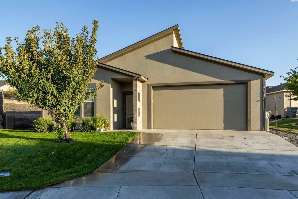 4951 Smitty Drive, Richland, WA 99352