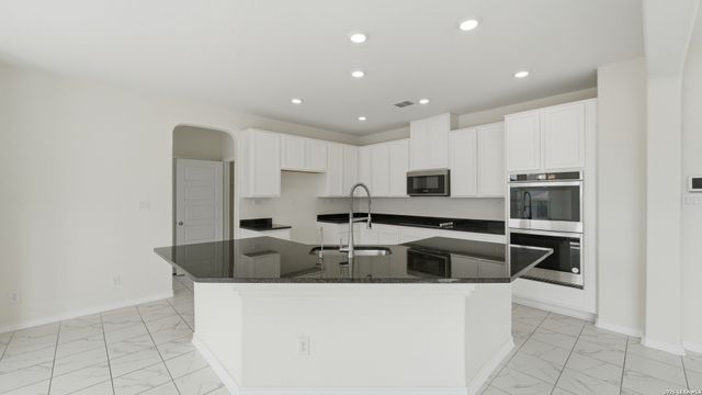 7826 KINGFISHER LNDG, San Antonio, TX 78253