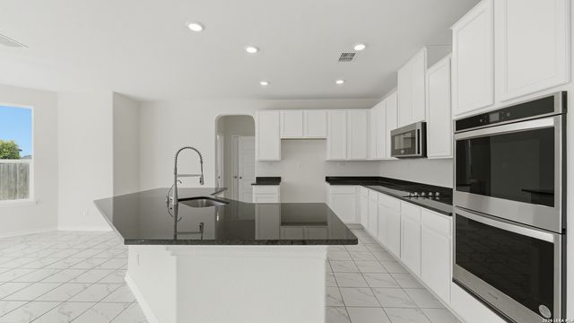 7826 KINGFISHER LNDG, San Antonio, TX 78253