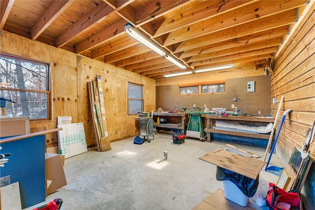 11836 White Oak Drive, Garfield, AR 72732