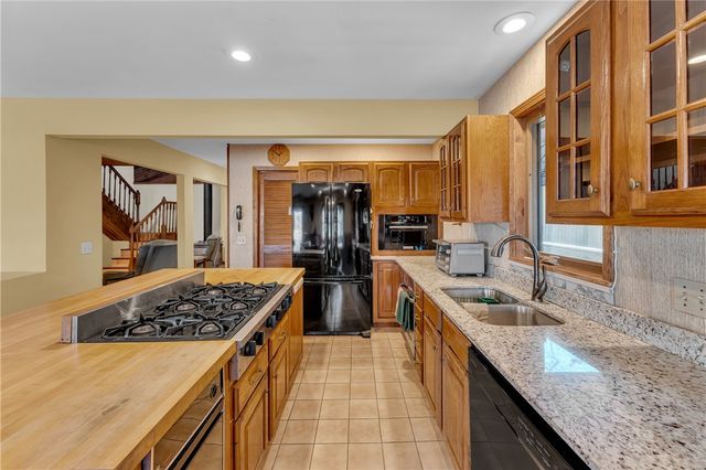 11836 White Oak Drive, Garfield, AR 72732