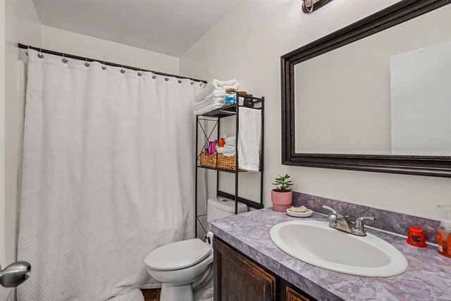 1152 E 12th Street, Holland, MI 49423