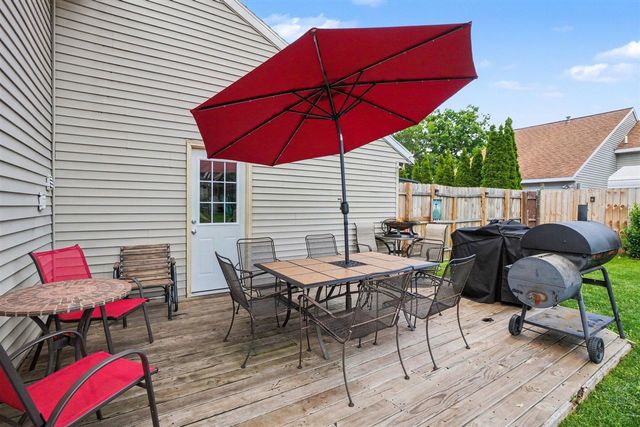 1152 E 12th Street, Holland, MI 49423