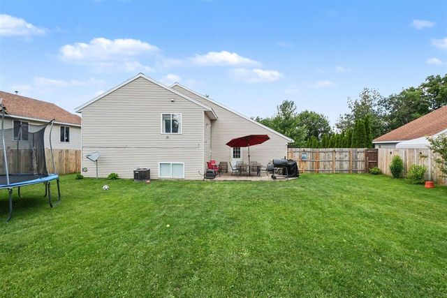 1152 E 12th Street, Holland, MI 49423