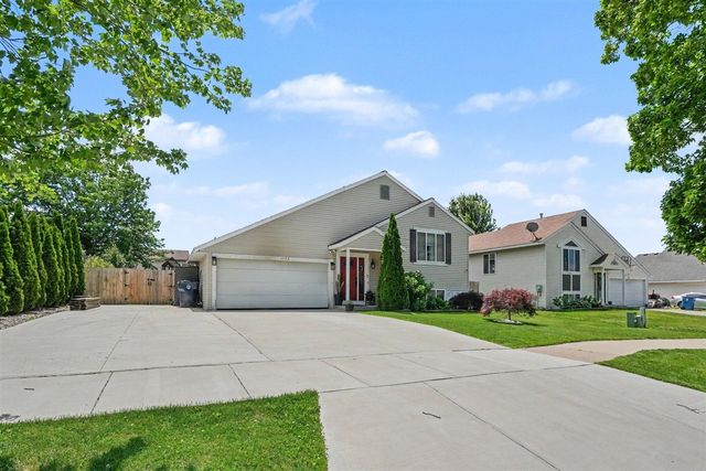 1152 E 12th Street, Holland, MI 49423