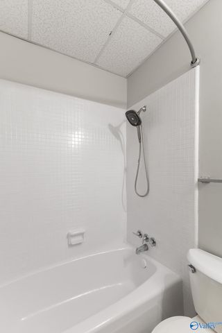 2710 Dry Creek Drive NW, Huntsville, AL 35810