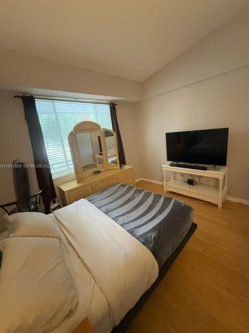 621 Lyons Rd 9201, Coconut Creek, FL 33063