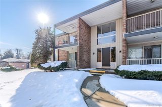 4045 W Maple Road C101, Bloomfield Hills, MI 48301