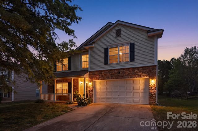 3902 Larkhaven Village Drive, Charlotte, NC 28215