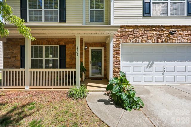 3902 Larkhaven Village Drive, Charlotte, NC 28215