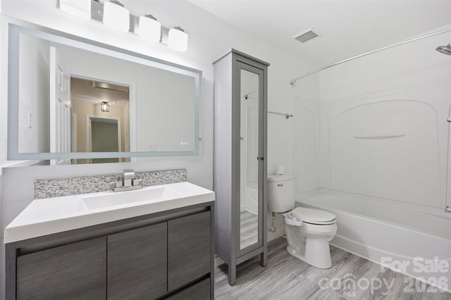 3902 Larkhaven Village Drive, Charlotte, NC 28215