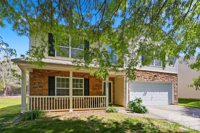 3902 Larkhaven Village Drive, Charlotte, NC 28215