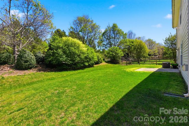 3902 Larkhaven Village Drive, Charlotte, NC 28215