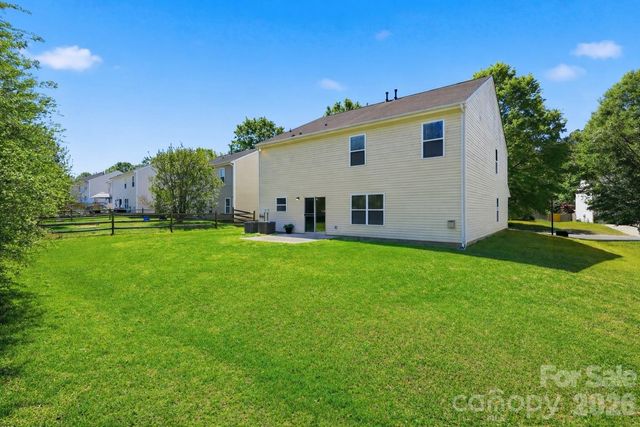 3902 Larkhaven Village Drive, Charlotte, NC 28215
