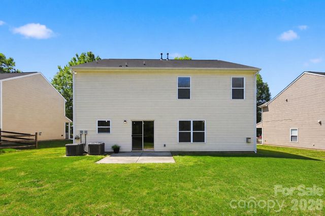3902 Larkhaven Village Drive, Charlotte, NC 28215