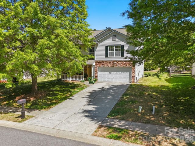 3902 Larkhaven Village Drive, Charlotte, NC 28215