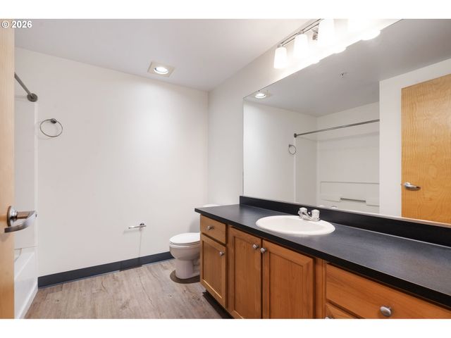 701 COLUMBIA St 314, Vancouver, WA 98660