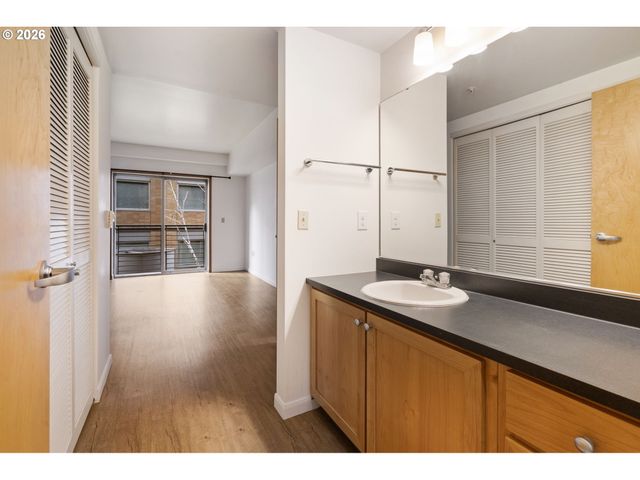 701 COLUMBIA St 314, Vancouver, WA 98660