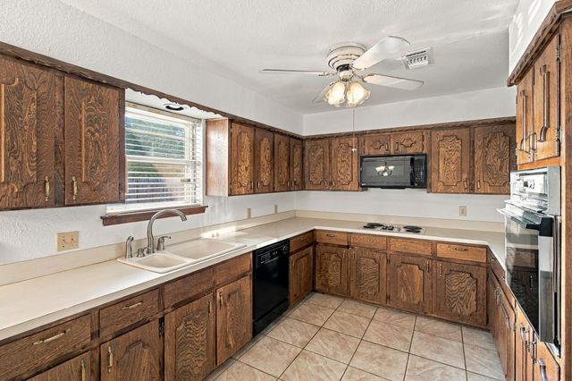 1914 Roosevelt Drive, Pantego, TX 76013