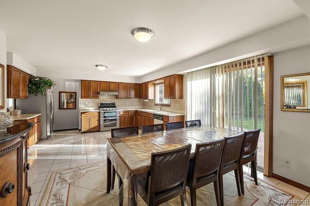 46850 Barbara Drive, Macomb, MI 48044