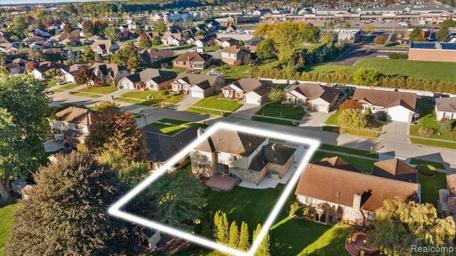 46850 Barbara Drive, Macomb, MI 48044