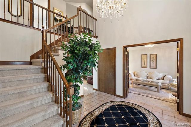 46850 Barbara Drive, Macomb, MI 48044