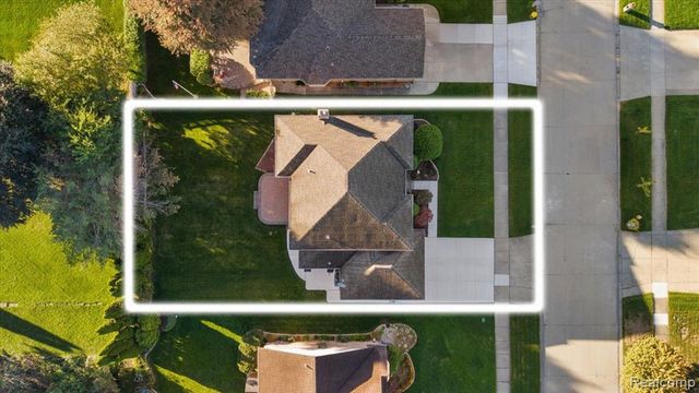 46850 Barbara Drive, Macomb, MI 48044