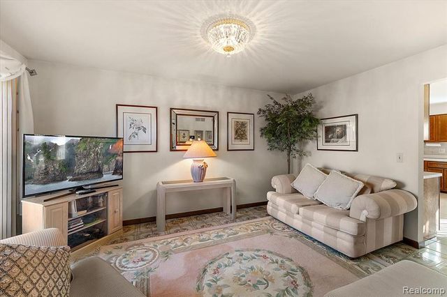 46850 Barbara Drive, Macomb, MI 48044
