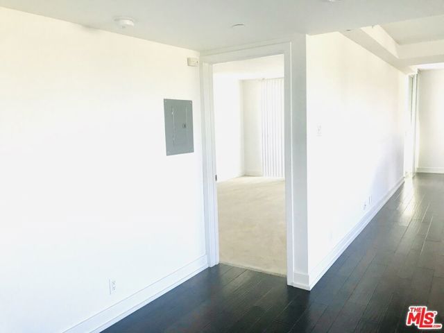 304 S Elm Drive 303, Beverly Hills, CA 90212