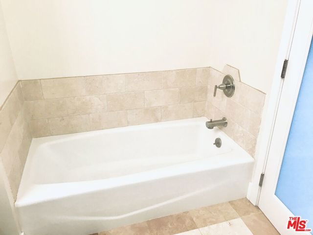 304 S Elm Drive 303, Beverly Hills, CA 90212