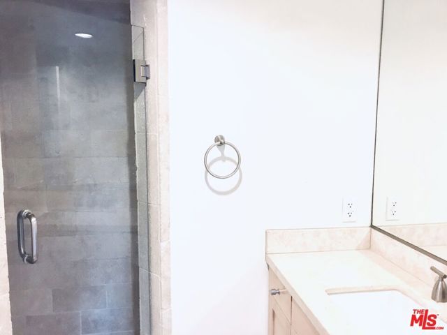 304 S Elm Drive 303, Beverly Hills, CA 90212