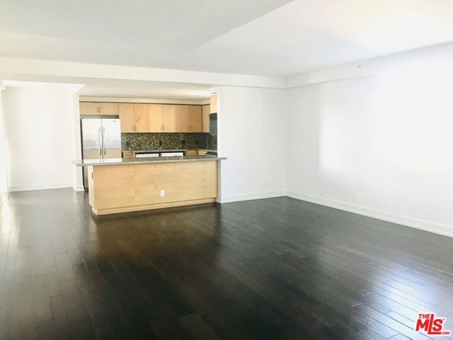 304 S Elm Drive 303, Beverly Hills, CA 90212