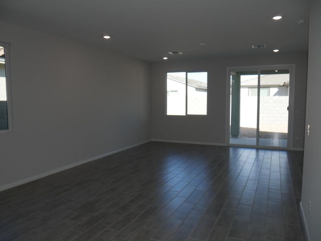 18156 W Daley Lane, Surprise, AZ 85387