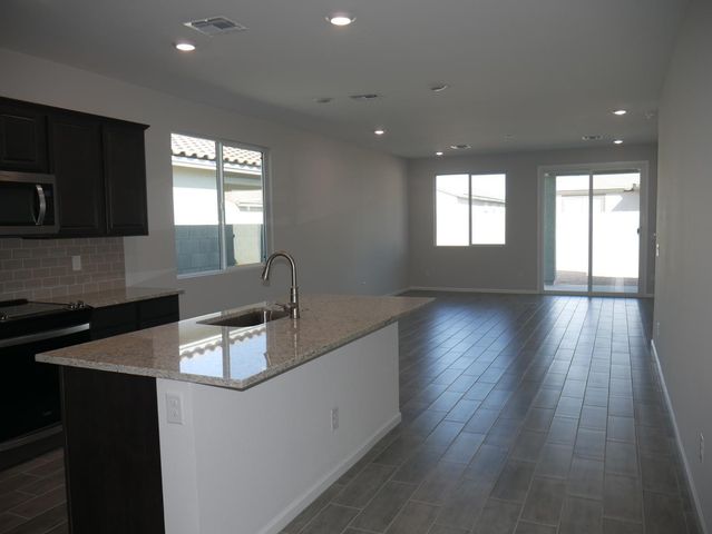 18156 W Daley Lane, Surprise, AZ 85387