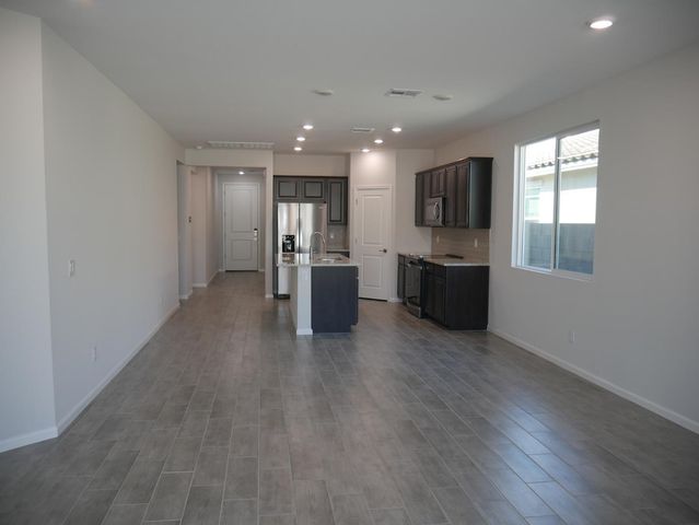 18156 W Daley Lane, Surprise, AZ 85387