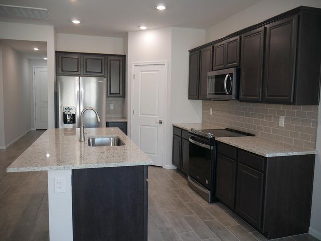 18156 W Daley Lane, Surprise, AZ 85387