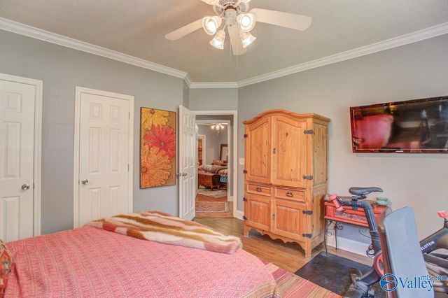 1605 Mccullough Avenue NE, Huntsville, AL 35801