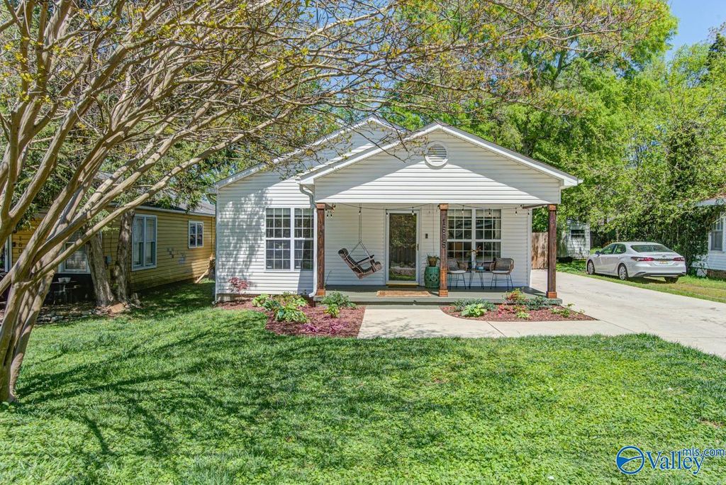 1605 Mccullough Avenue NE, Huntsville, AL 35801