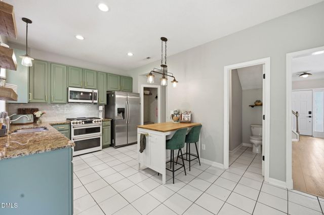 108 Aldeburgh Court, Holly Springs, NC 27540