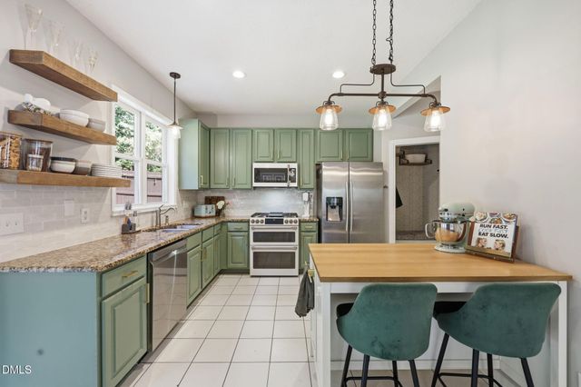 108 Aldeburgh Court, Holly Springs, NC 27540