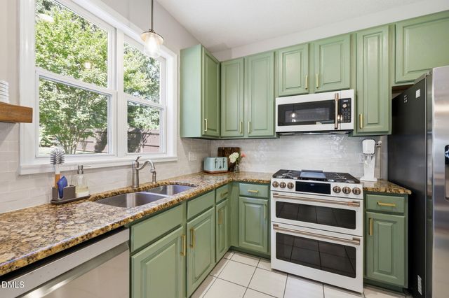 108 Aldeburgh Court, Holly Springs, NC 27540