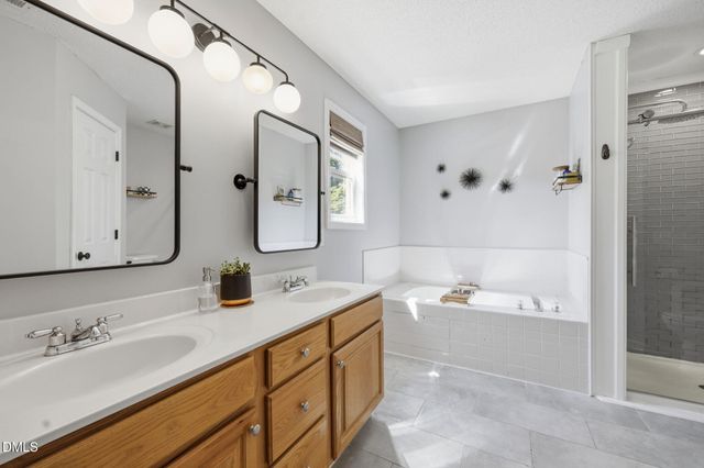 108 Aldeburgh Court, Holly Springs, NC 27540