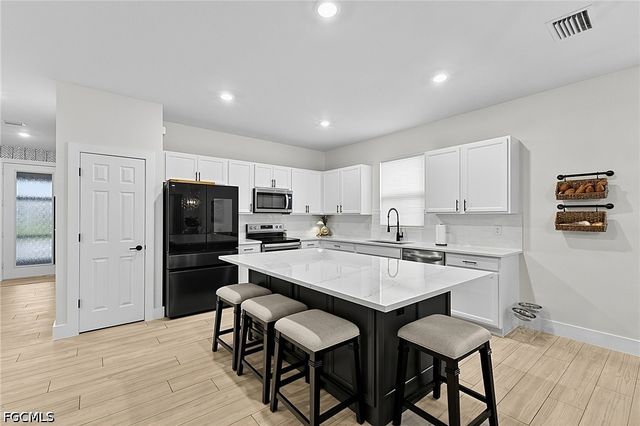 9214 Bexley DR, Fort Myers, FL 33967