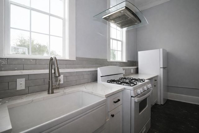 115 & 117 S Fulton Street, Wharton, TX 77488